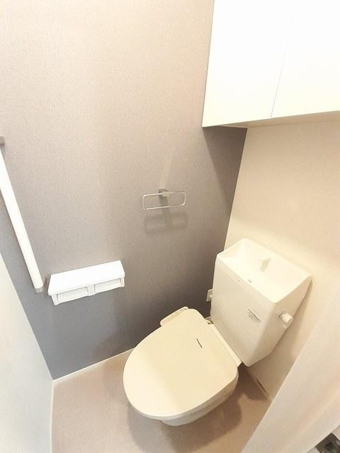 トイレ　温水洗浄便座