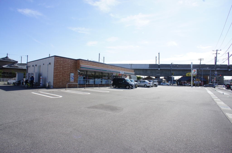 コンビニ　セブンイレブン新潟新和1丁目店（コンビニ）まで176m