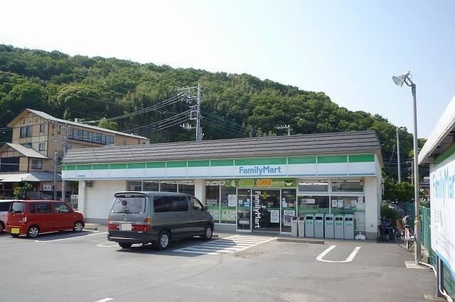 コンビニ　ファミリーマート伊豆長岡北店（コンビニ）まで1100m