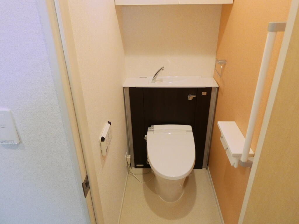 トイレ　内観写真・動画・パノラマは同物件同タイプ間取り2階のお部屋の