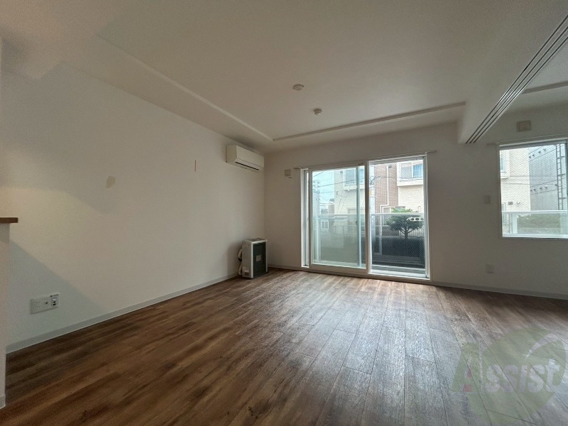 居室・リビング　広くてキレイなお部屋が広がっていて、充実した生活が送れそう。