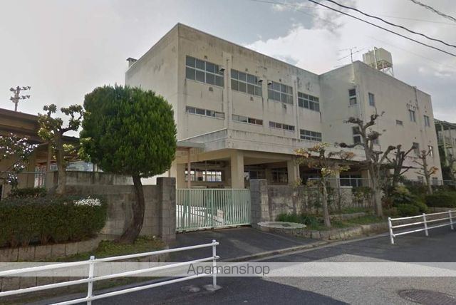 小学校　段原小学校（小学校）まで527m