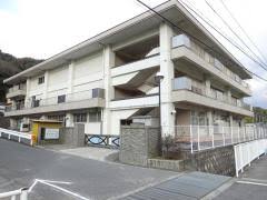 中学校　尾道市立美木中学校（中学校）まで2297m