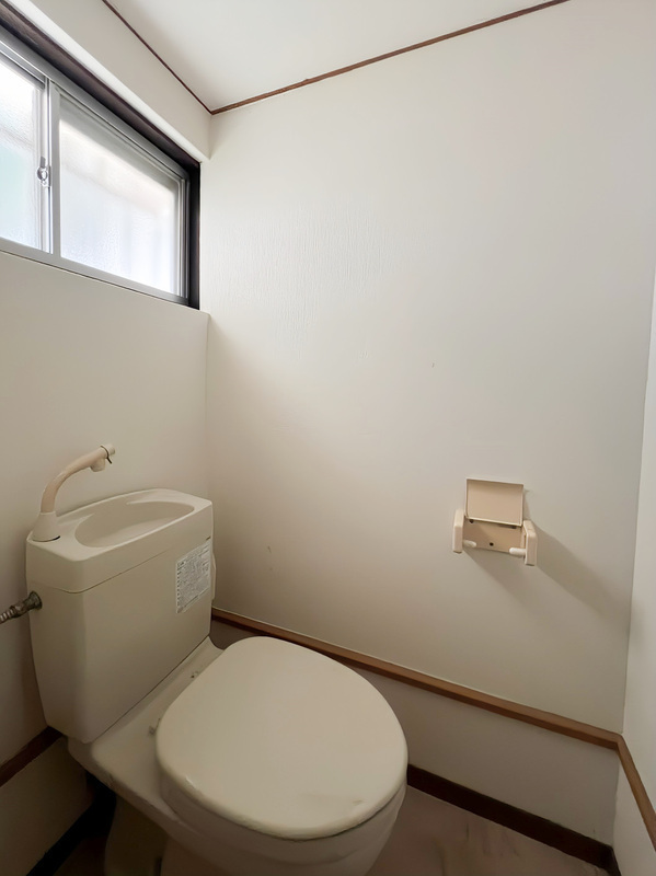 重根戸建のトイレ写真