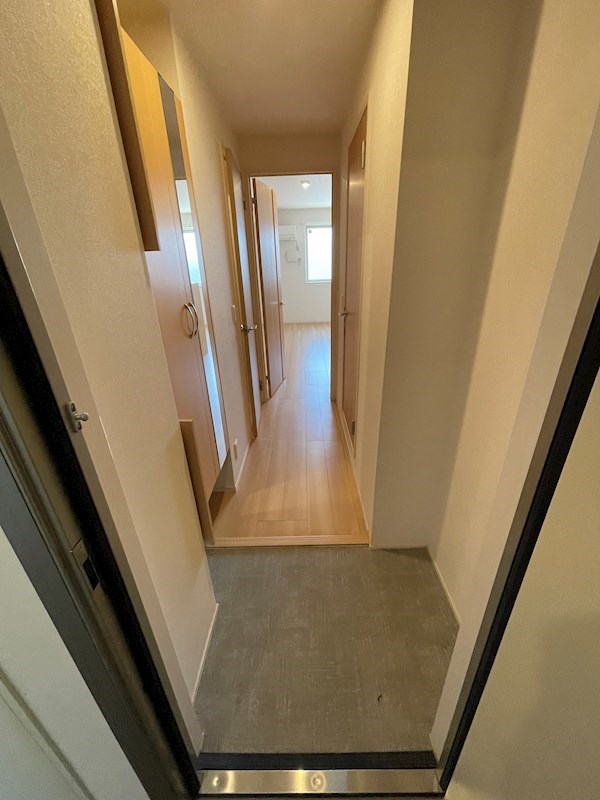玄関　※他のお部屋です、ご参考までに
