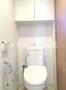 トイレ　落ち着いた色調のトイレです