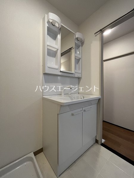 洗面設備　洗面台です。※参考画像