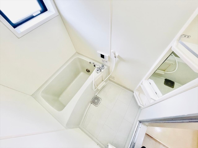バス・シャワールーム　同一建物内１０５号室内装写真転載