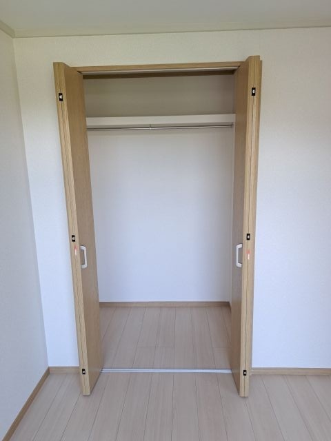 収納　南側洋室クローゼット