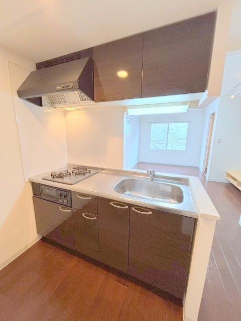 キッチン　※写真は３階同号室です。