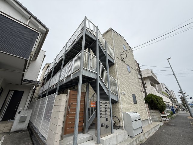建物外観　衣笠駅まで徒歩11分の好立地！