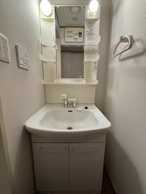 洗面設備　※別号室の参考写真となります。