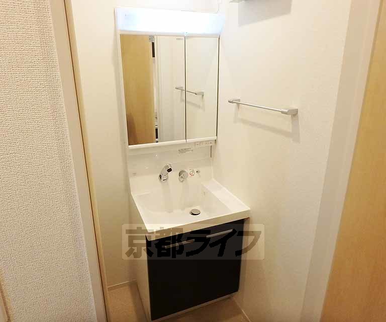 洗面設備　脱衣スペースです。