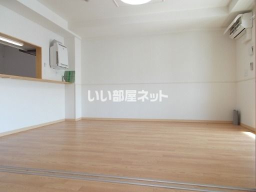 ラフィネ プランスの居間写真