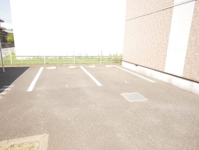 駐車場　★敷地内に駐車場がございます★