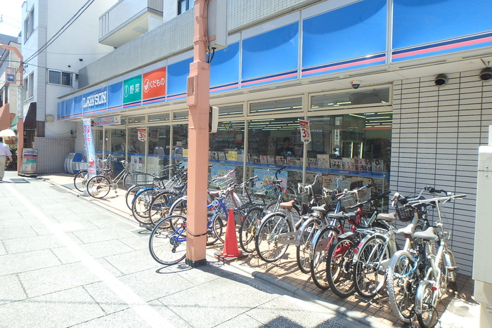 コンビニ　ローソン大山東町店（コンビニ）まで59m