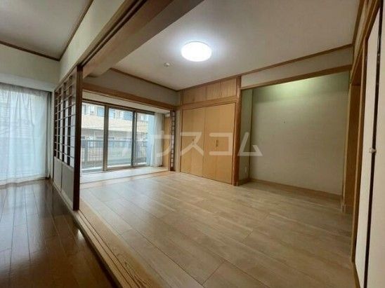 三鷹ライトマンションの居間写真