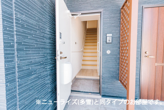 アンジュDの玄関写真