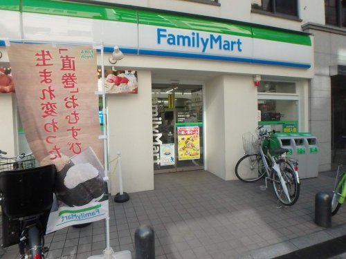 コンビニ　ファミリーマート南船場四丁目店（コンビニ）まで166m