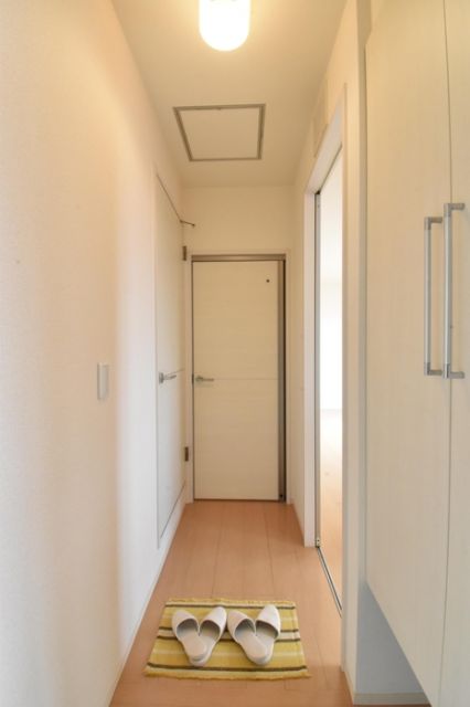 コスモ Aの玄関写真