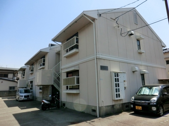 建物外観　モニター付きインターホンで安心です♪
