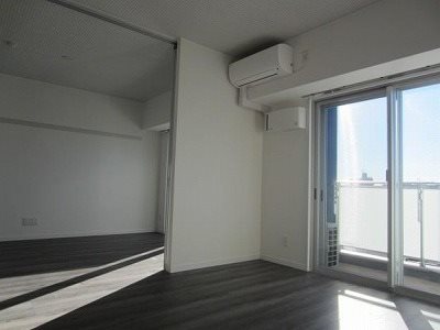 ヴェージュ三ノ輪の居間写真