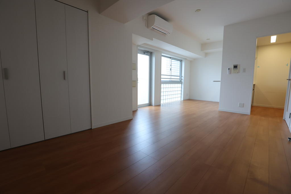 居室・リビング　※別部屋の参考写真です。
