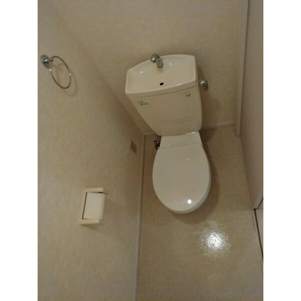 地下鉄空港線 姪浜駅 徒歩9分 2階建 築22年のトイレ写真