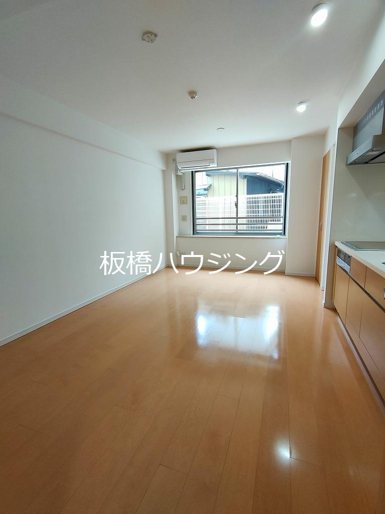 カテリーナ赤塚フレックスの居間写真