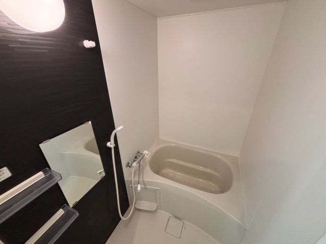 バス・シャワールーム　別部屋の写真です