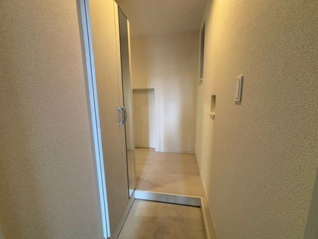 玄関　別部屋の写真です