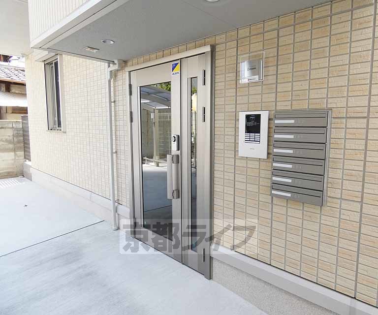 その他共有部分　建物の入り口になります。