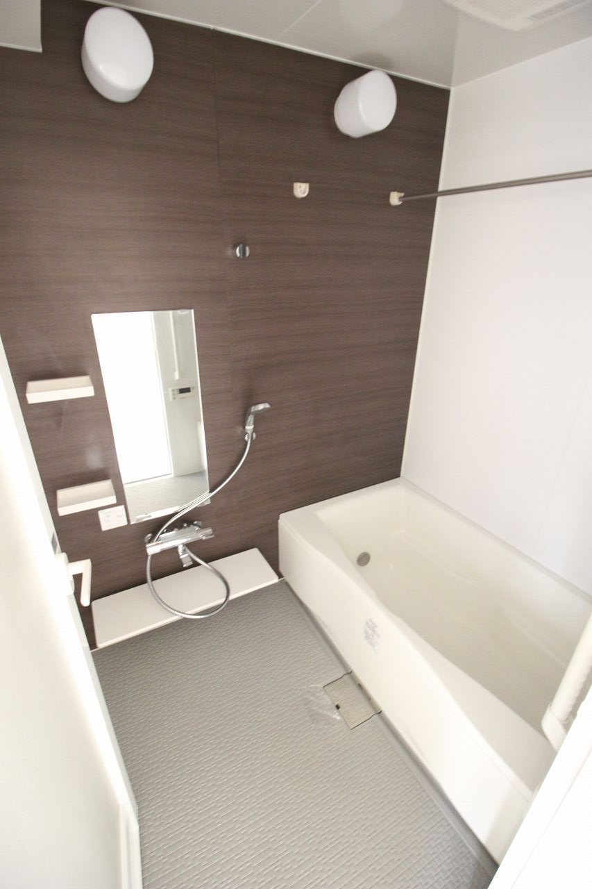 バス・シャワールーム　別のお部屋の写真です