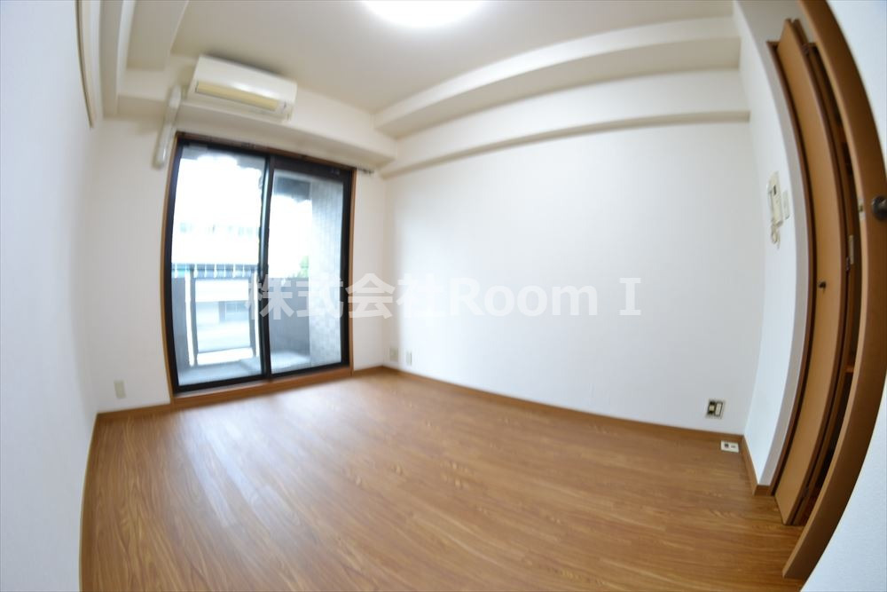 居室・リビング　こちらの居間で趣味の時間をお楽しみください