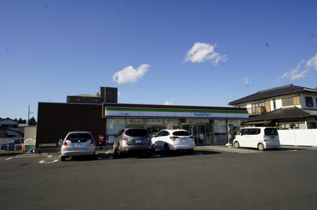 コンビニ　ファミリーマート小山八幡町店（コンビニ）まで485m
