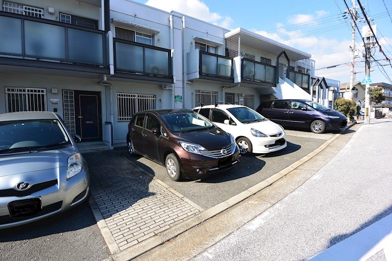 駐車場　駐車場