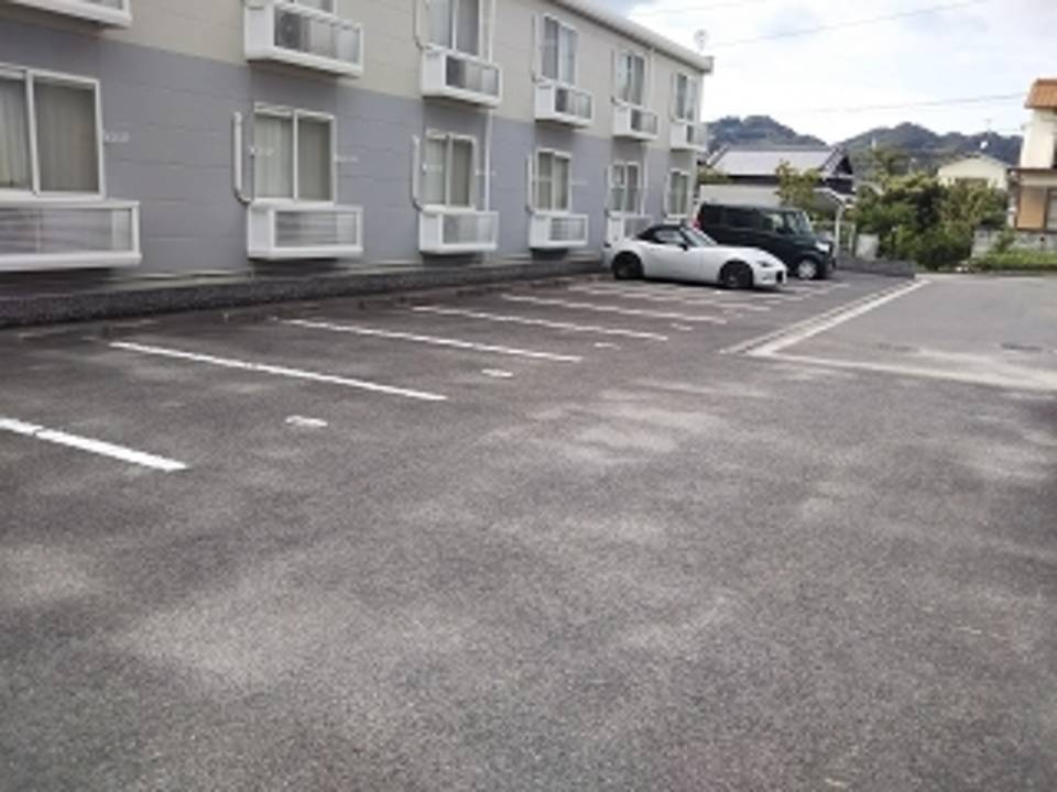駐車場　駐車場