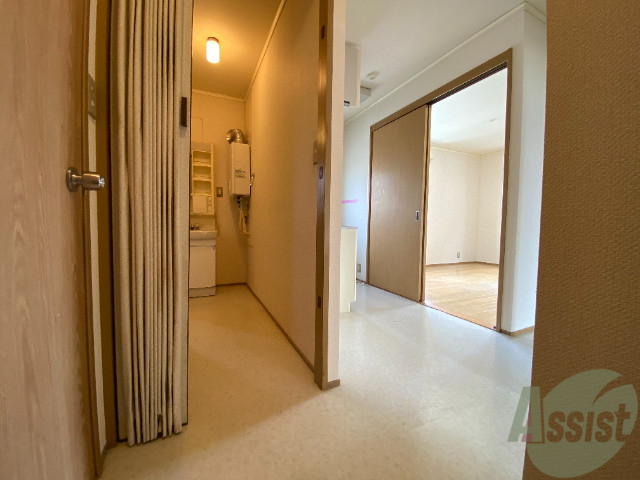 玄関　玄関です。玄関はだいぶ広い印象を受けました