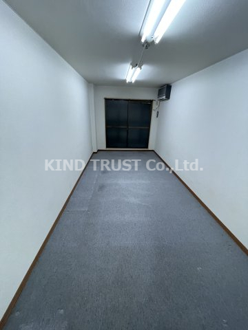 居室・リビング　こちらのリビングで趣味の時間をお楽しみください