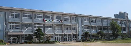 中学校　広嶺中学校（中学校）まで440m