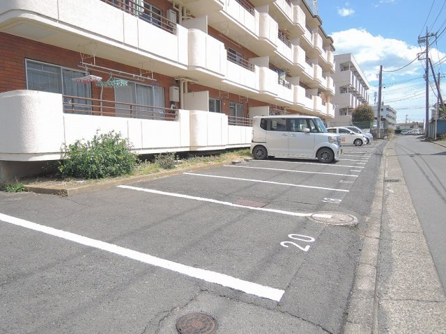 【エクセル堀町の駐車場】