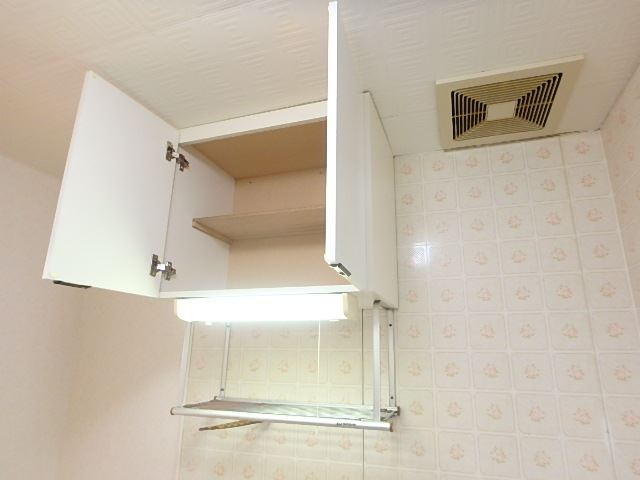 その他　キッチン上部吊戸棚