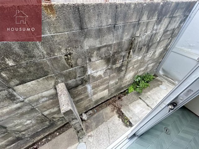 バルコニー　バルコニーからの眺めを楽しみながら食事をしませんか