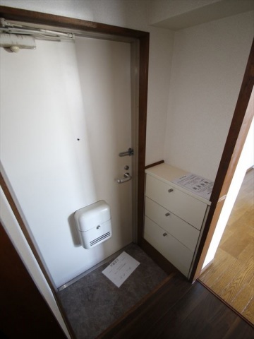 玄関　玄関　シューズボックス完備