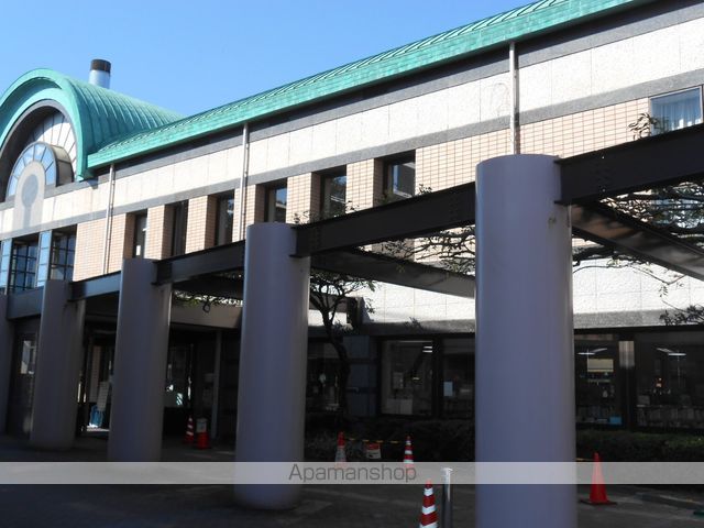 図書館　犬山市立図書館（図書館）まで120m
