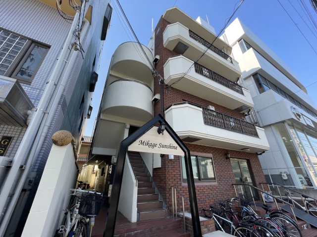 神戸市東灘区御影塚町のマンションの建物外観