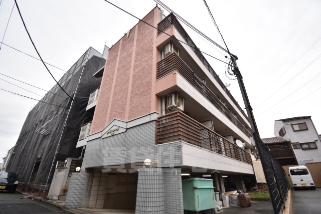 堺市北区奥本町のマンションの建物外観