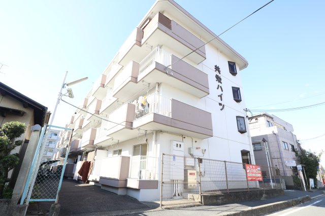 大和高田市田井新町のマンションの建物外観