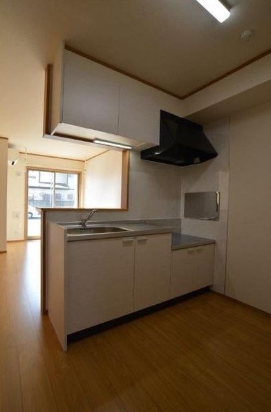 キッチン　写真は別部屋の為現況と異なる場合がございます