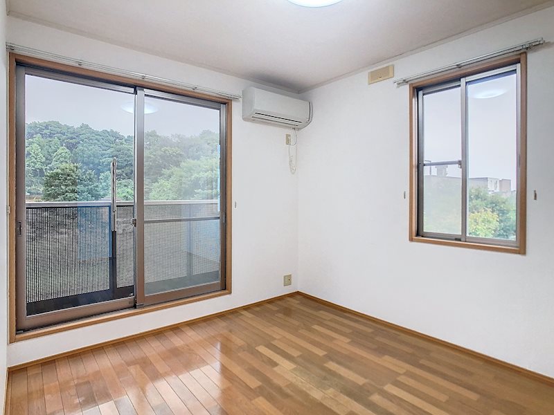 その他部屋・スペース　寝室にもエアコンがついていますよ♪